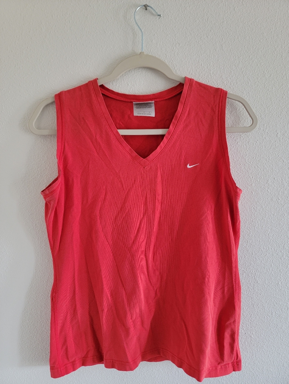 Nike Y2K Bright Red V-Neck Tank Top Size Large